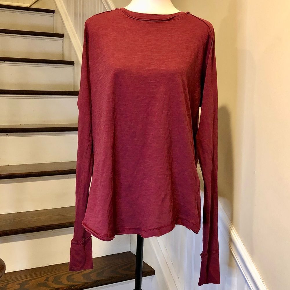 FREE PEOPLE Queen Pomegranate Maroon Round Hem Long Sleeve Thumb Holes Tunic NWT - Picture 11 of 13